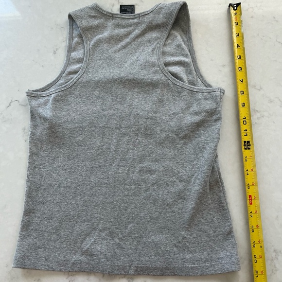 6 Tank Tops - Picture 14 of 15